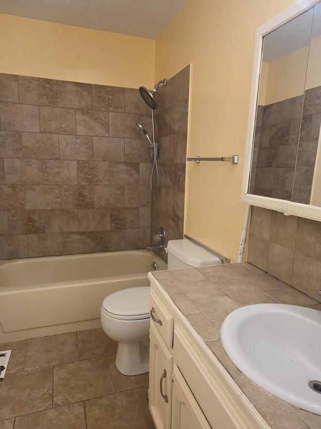 Photo - 3910 Grunden Dr SW