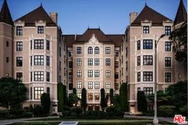 Building Photo - 316 N Rossmore Ave Unit PH 607 Rental