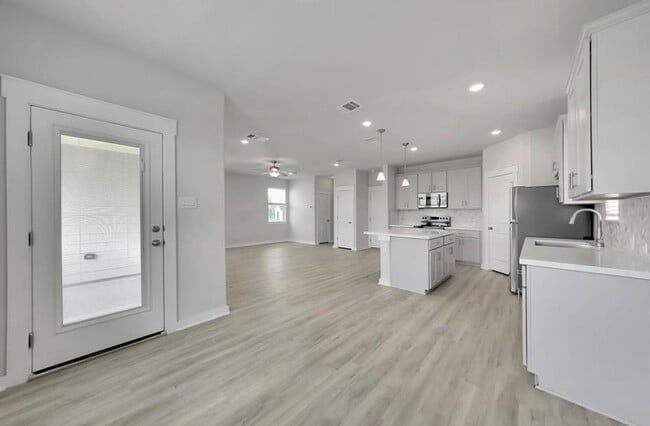 Photo - 300 Old Trinity Way