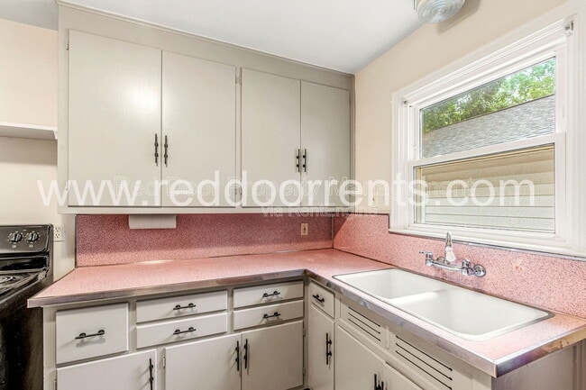 Photo - 4925 Crittenden Ave