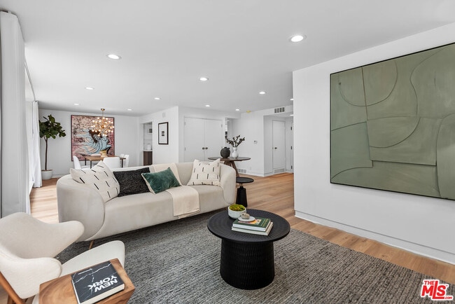 Photo - 301 Rexford Dr Unidad 6