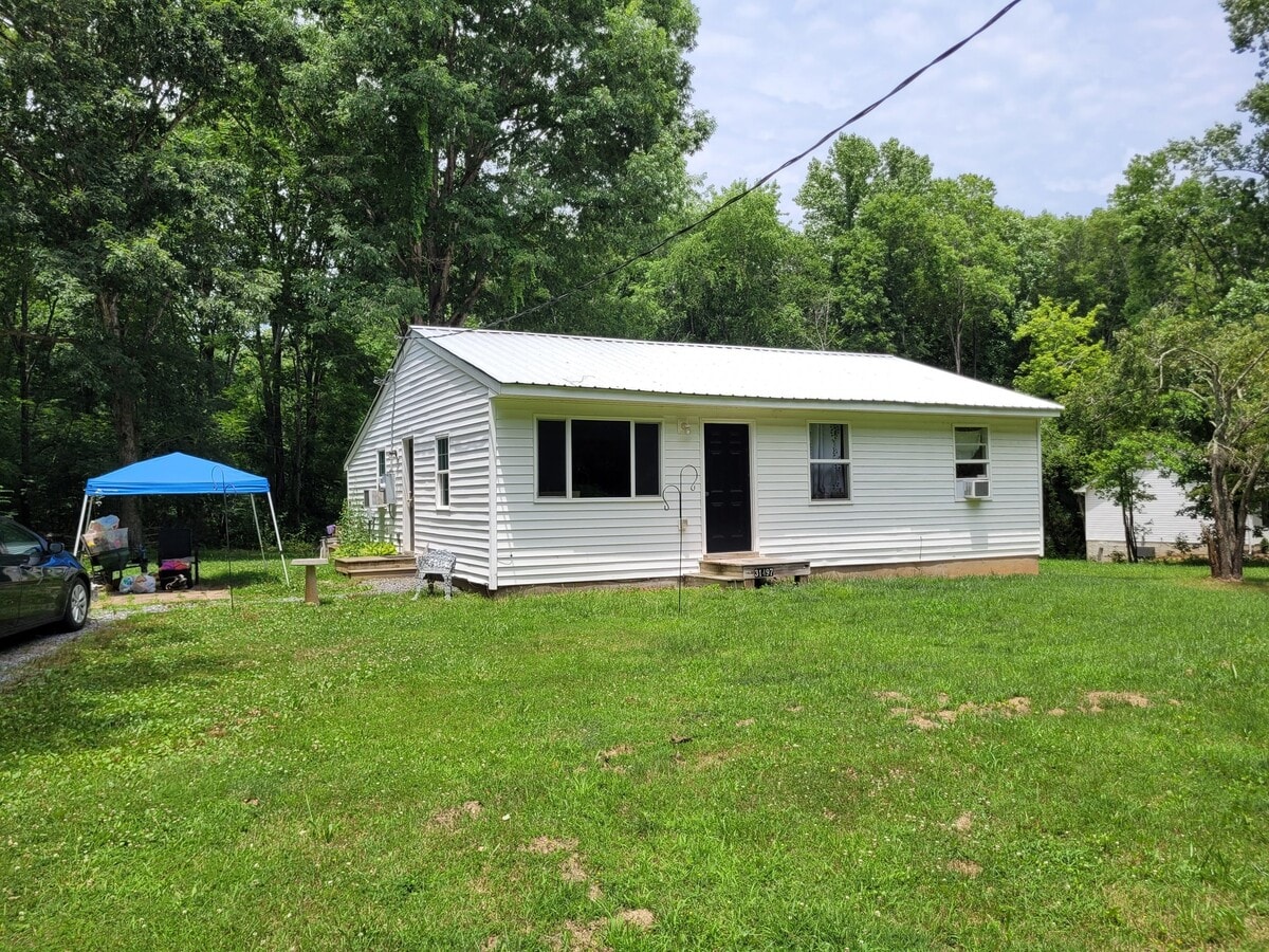 Photo - 31497 Russel Rd