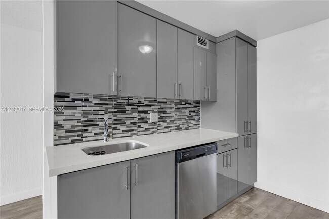 Photo - 10400 SW 108th Ave Unit A413