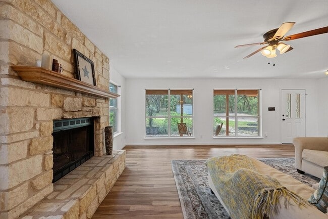 Photo - 4207 Deer Trail