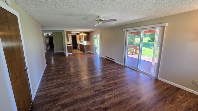 Photo - 11615 Wagner Rd