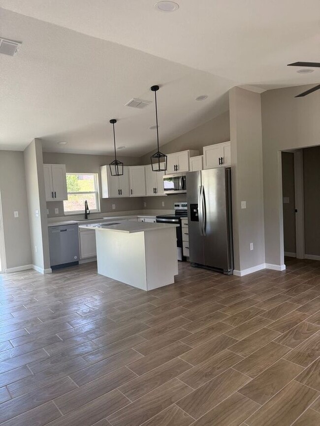 Photo - 277 Oak Ln Cir