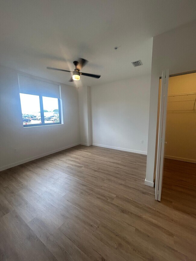 853 E 27th St Unit A3
