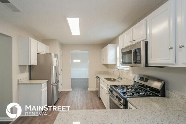 Photo - 6112 Red Top Loop