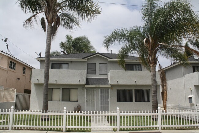 Building Photo - 20703 Roseton Ave Unit 1