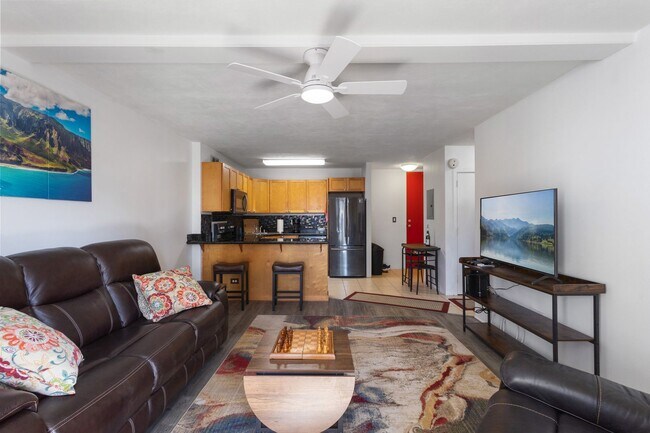 Photo - Heart of Waikiki | Kitchen | Free Parking ...