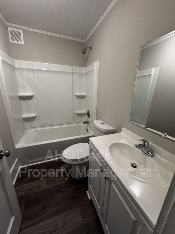 Photo - 511 Cummings St