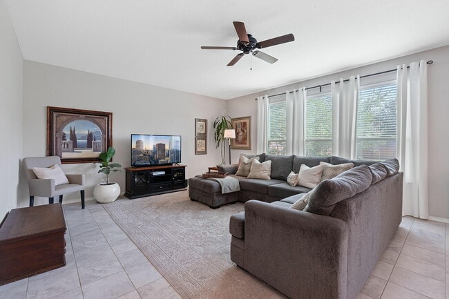 Photo - 476 Sheepshank Dr