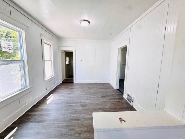 Photo - 924 Ansel Rd