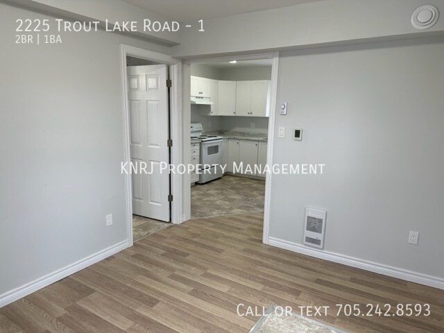 Photo - Second Floor Two Bed Apartment Unité 1