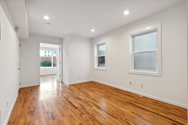 Photo - 1432 N Cadwallader St Unit #2