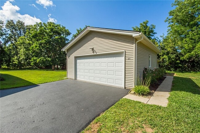 Photo - 617 Dewitt Rd