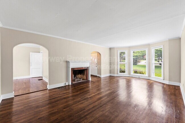 Photo - 2334 Redwood Dr