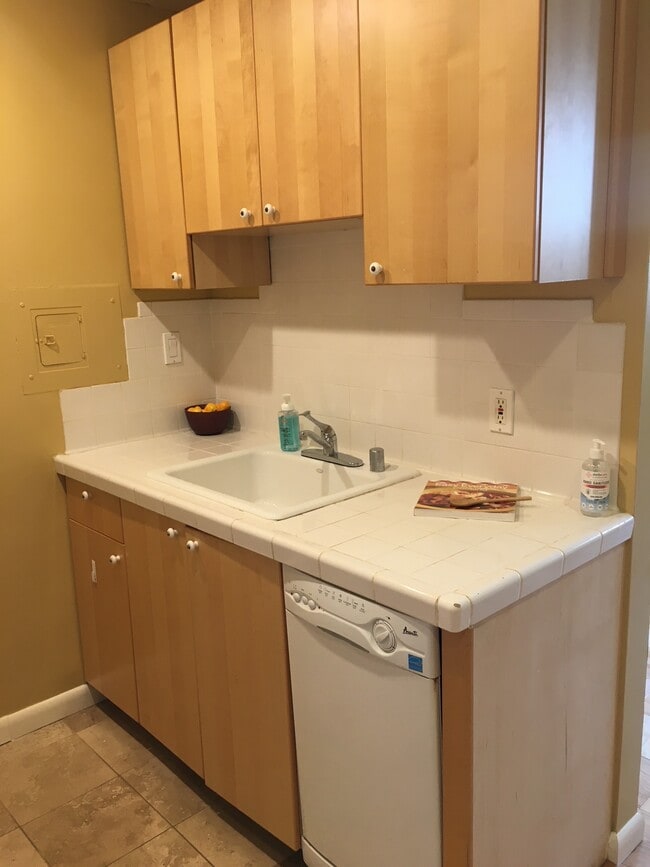 Photo - 522 21st St NW Unidad 207