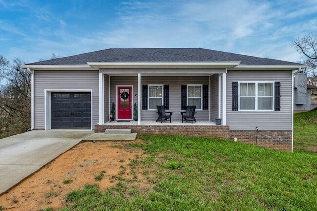 Building Photo - 1239 Oxford Village Cir
