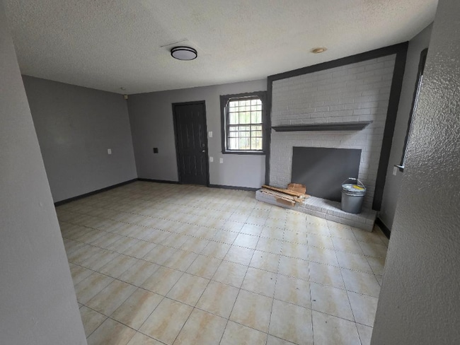 Photo - 7813 Star St