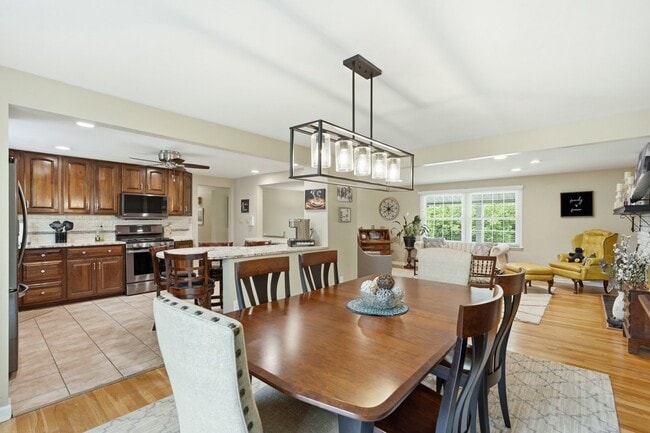 Photo - 113 Farmingdale Rd