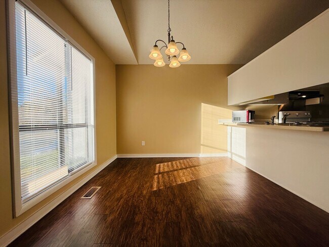 Photo - 824 Danish Dr