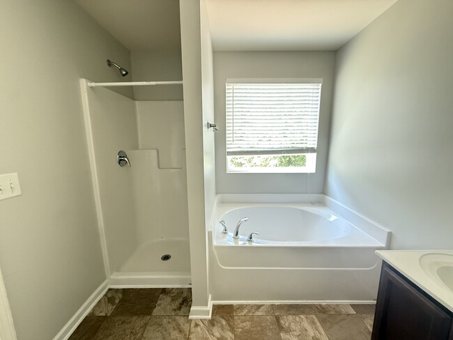 Photo - 408 Polly Dr