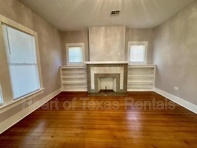 Photo - 609 Herring Ave