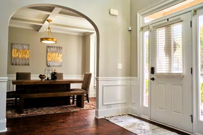 Photo - 718 Porter Ln