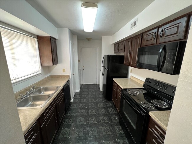 Building Photo - 8048 Sands Point Dr Unit A Rental
