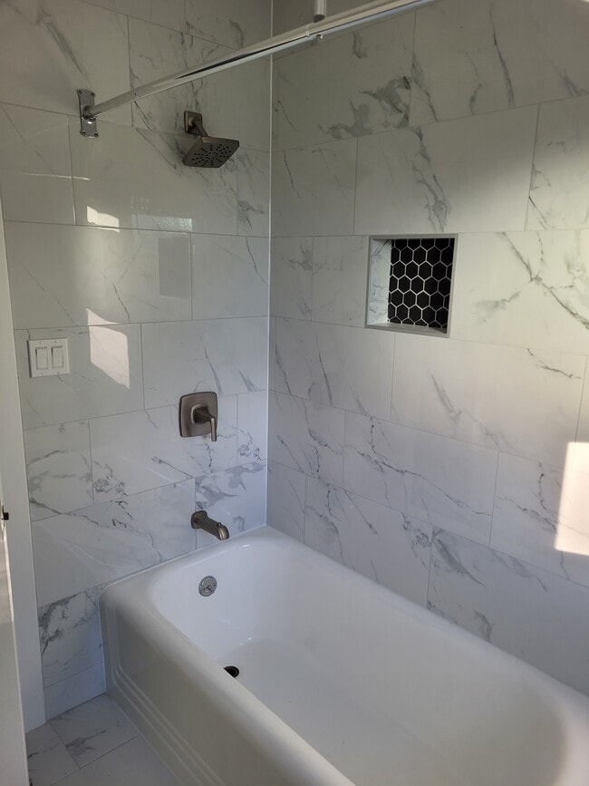 Bathroom 5 - 128 Woods Ave Apartments Unit Second Floor