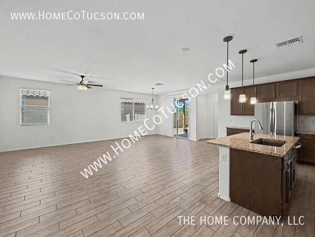 8828 E Stone Meadow Cir