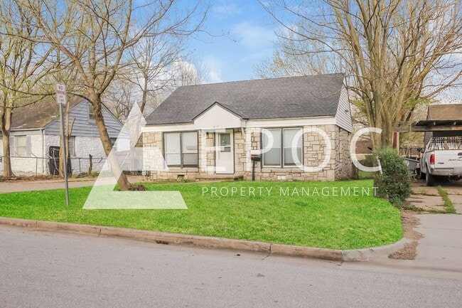 Building Photo - 817 N Gary Ave