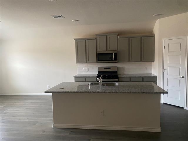Photo - 2116 Camellia St