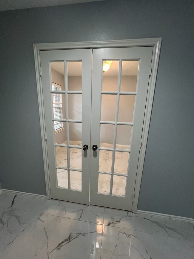 Photo - 5702 La Crema