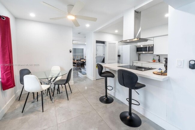 Building Photo - 711 85th St Rental