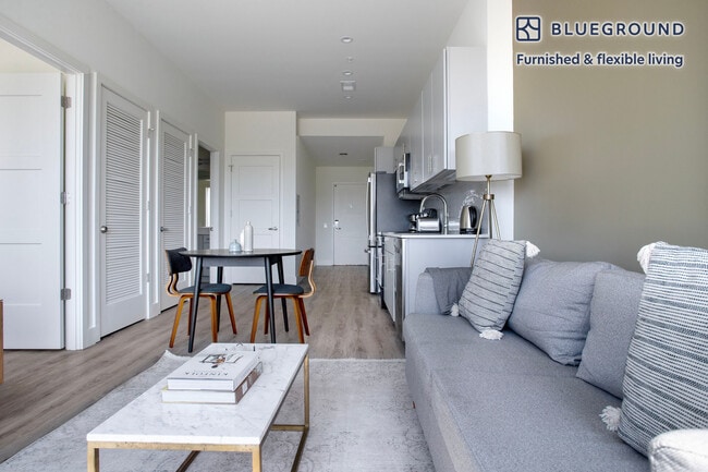 Photo - 4900 Seminary Rd Unidad FL5-ID670