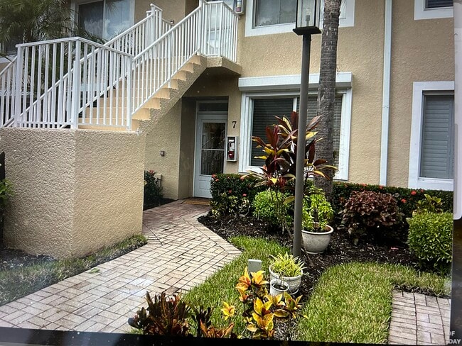Building Photo - 2389 Hidden Lake Ct Unit Naples florida