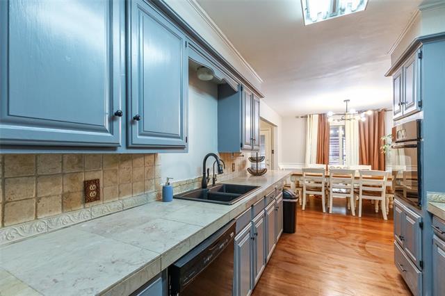 Photo - 857 Chaucer Dr