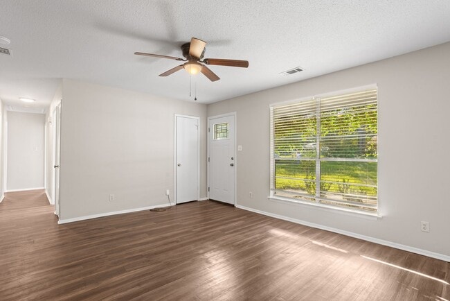 Photo - Charming 3 Bedroom/1.5 Bath home on Wilmington Island.