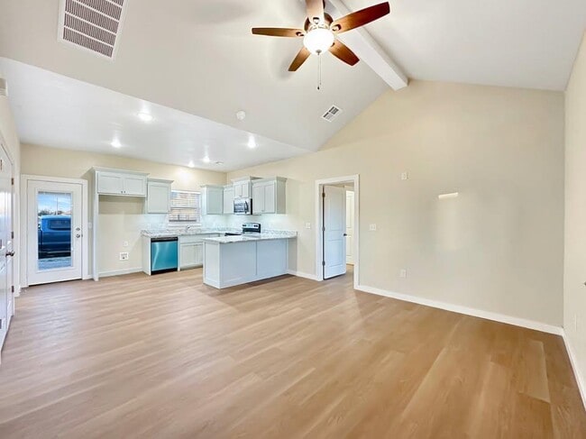 Photo - 2008 Willow Pl
