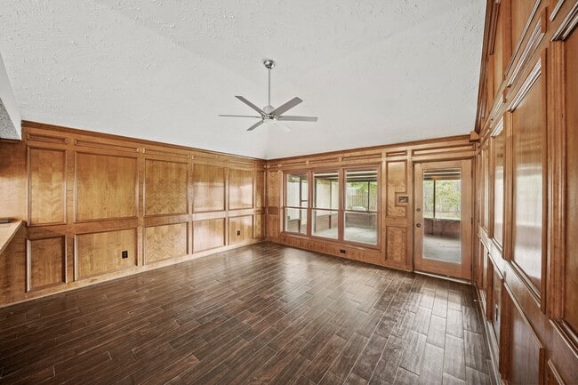 Photo - 19918 Hoppers Creek Dr