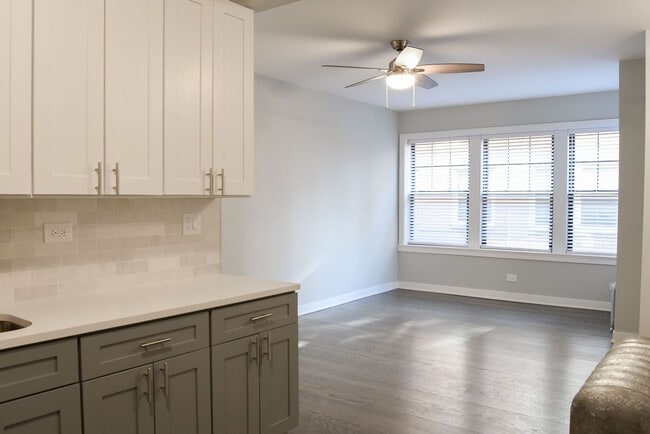 Photo - 5061 N Damen Ave Unidad 5061-1E