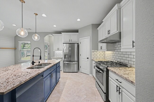 236 Clementine Ct