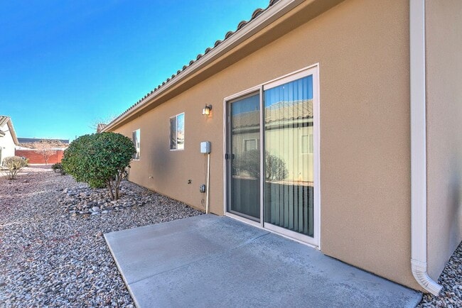Photo - Spacious 2 Bedroom Hurricane Townhome Near...