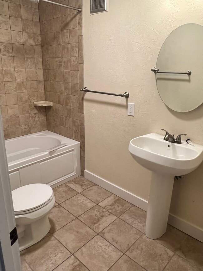 Photo - 9400 SW 3rd Ave