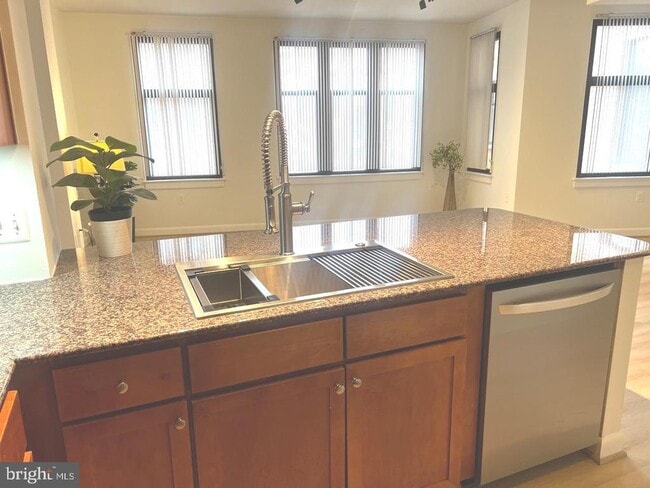 Photo - 400 Massachusetts Ave NW Unit 1009