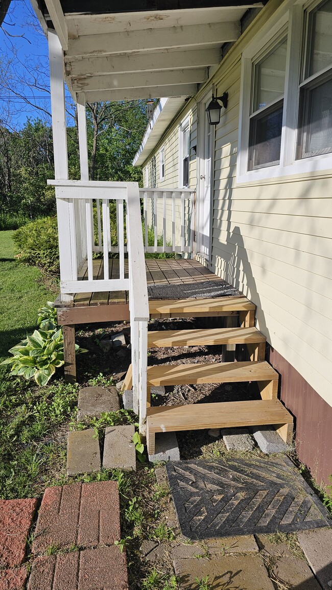 Front porch / entry - 26592 Military Rd Unit 26598