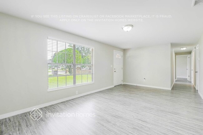 Photo - 8127 Kenwood Dr N