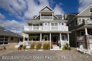 Photo - 556 Pike Ave